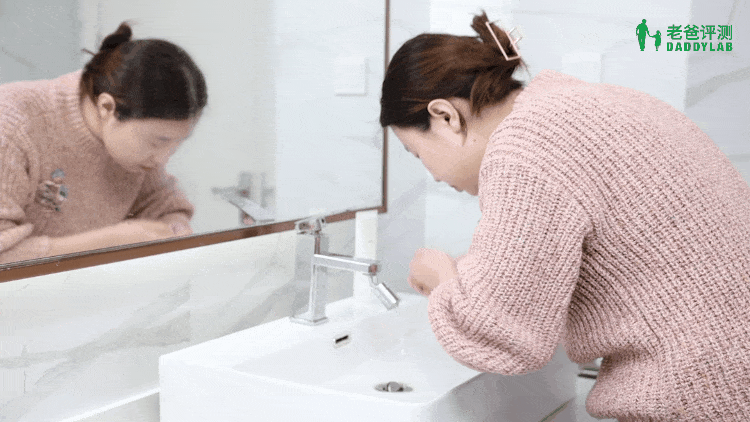 如何选择适合敏感皮肤的洗护品_洗面奶成分分析_冬季洗面奶评测