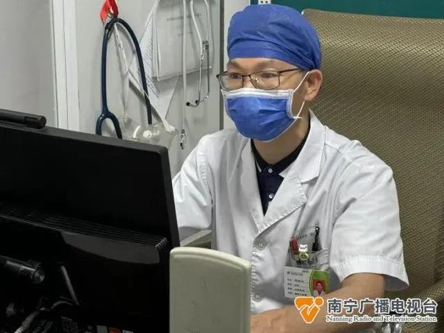 咳嗽变异性哮喘猫毛过敏_慢性咳嗽哮喘治疗_猫咪慢性咳嗽的病因