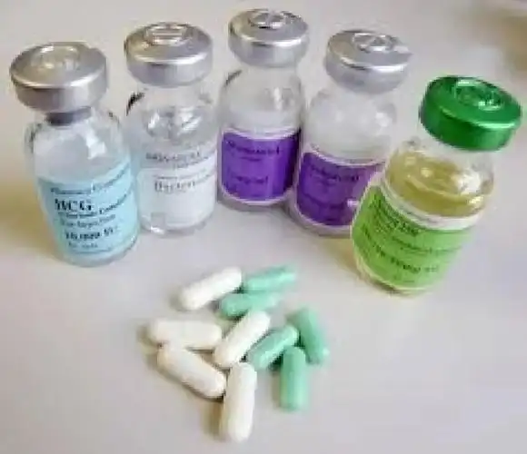 狗狗毛发干枯？营养缺乏和皮肤病的区别_狗狗内分泌失调掉毛应对_狗狗换季掉毛原因