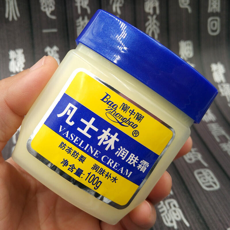 猫咪黑下巴的成因和治疗方法_猫咪黑下巴治疗药物_猫咪下巴黑点用药推荐