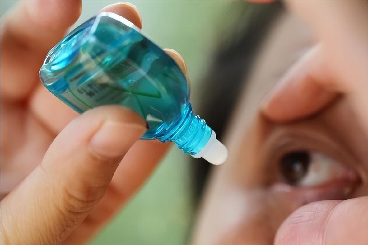 狗狗眼屎发灰？干眼症和感染_干眼症眼屎增多治疗_眼屎增多原因分析