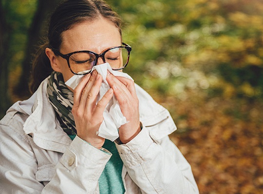 有过敏性鼻炎，不应该养猫-派特超人-宠物