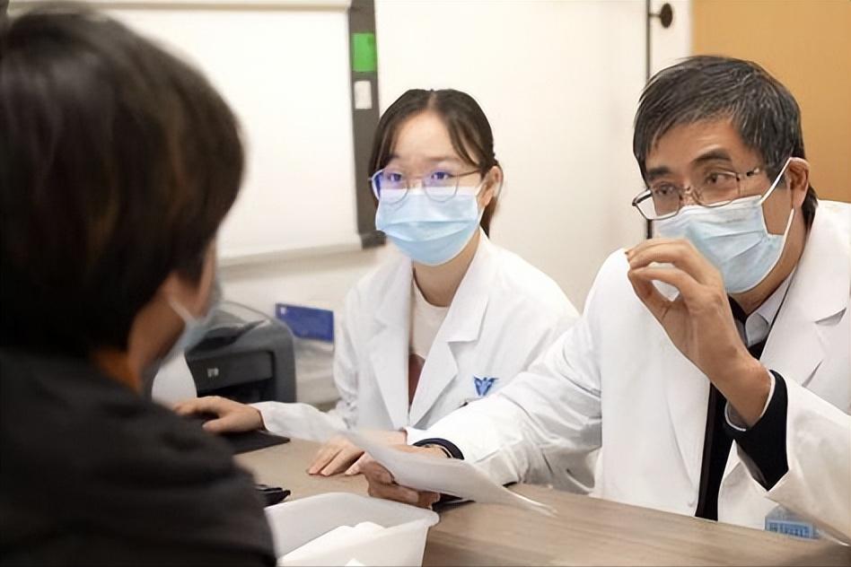 眼屎增多预示健康问题_眼睛健康与寿命关系_狗狗眼屎发灰？干眼症和感染