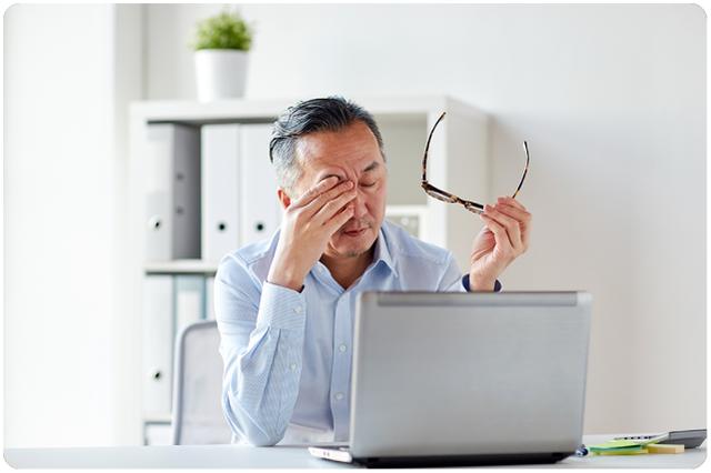 狗狗眼屎发灰？干眼症和感染_眼屎增多预示健康问题_眼睛健康与寿命关系