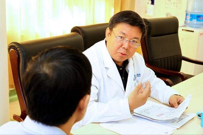 狗狗眼屎发灰？干眼症和感染_眼屎增多预示健康问题_眼睛健康与寿命关系