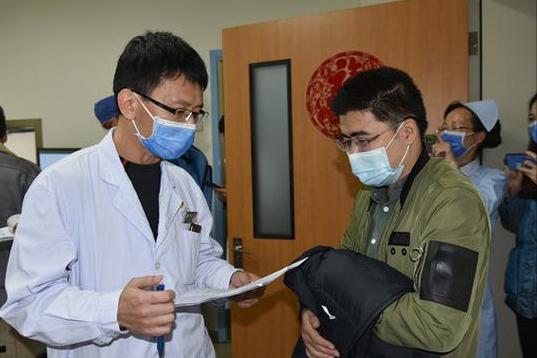 眼屎增多预示健康问题_眼睛健康与寿命关系_狗狗眼屎发灰？干眼症和感染