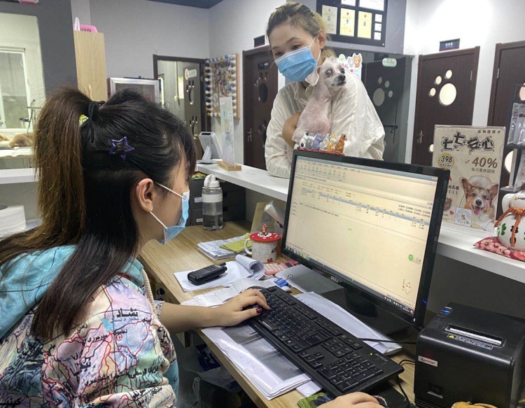 宠物秋冬感冒症状_秋季宠物容易忽略的健康隐患_宠物秋季疾病预防